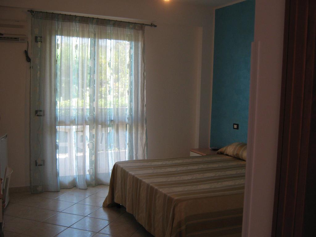 Bed And Breakfast Cirelli Scalea Cameră foto
